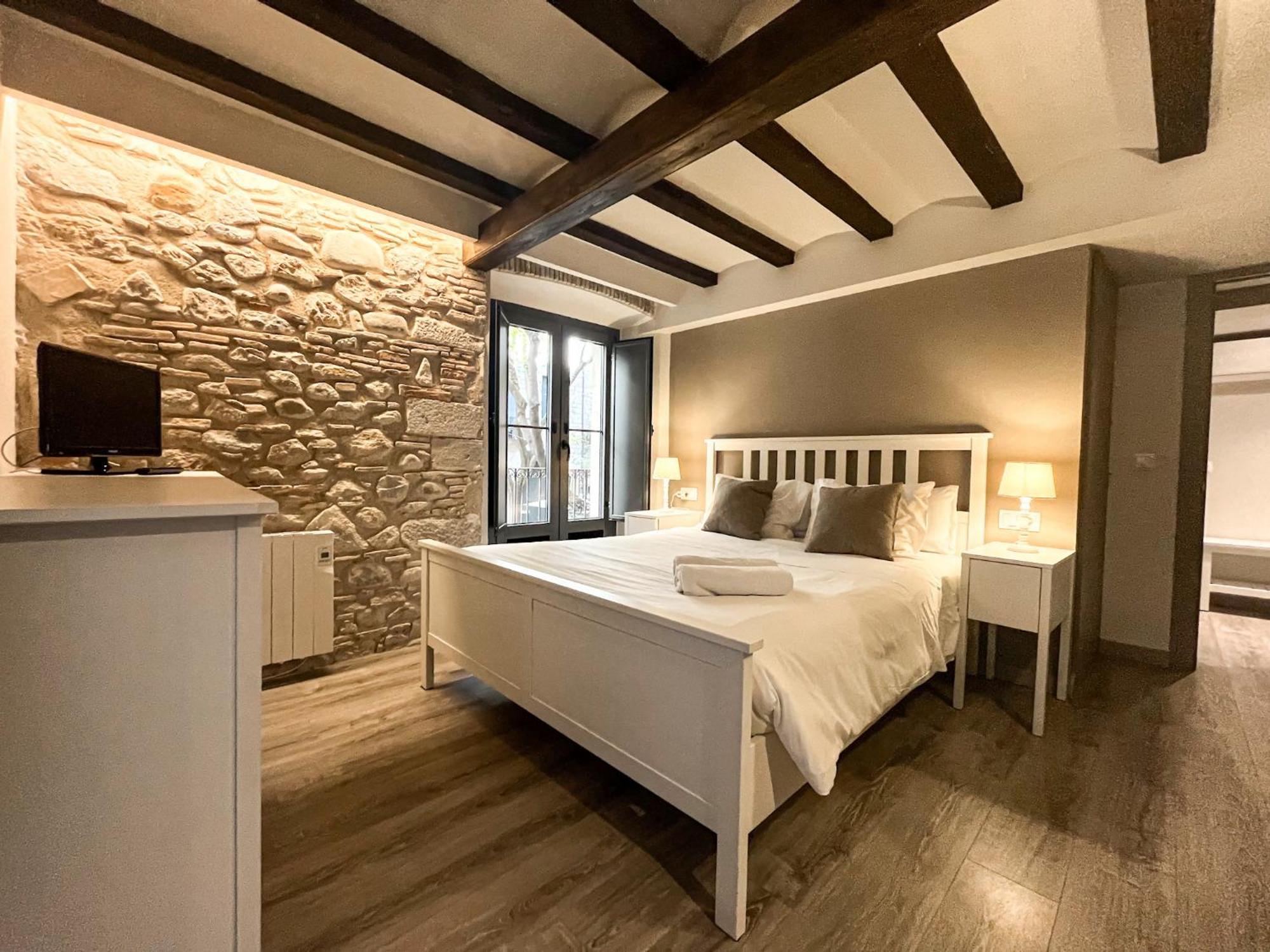 Old Town Duplex With Character * Girona