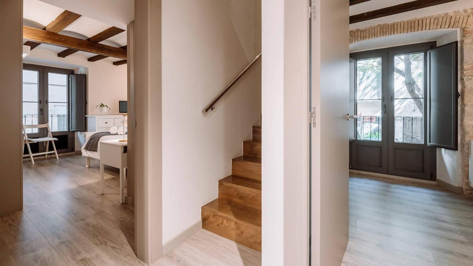 Old Town Duplex With Character Apartment Girona