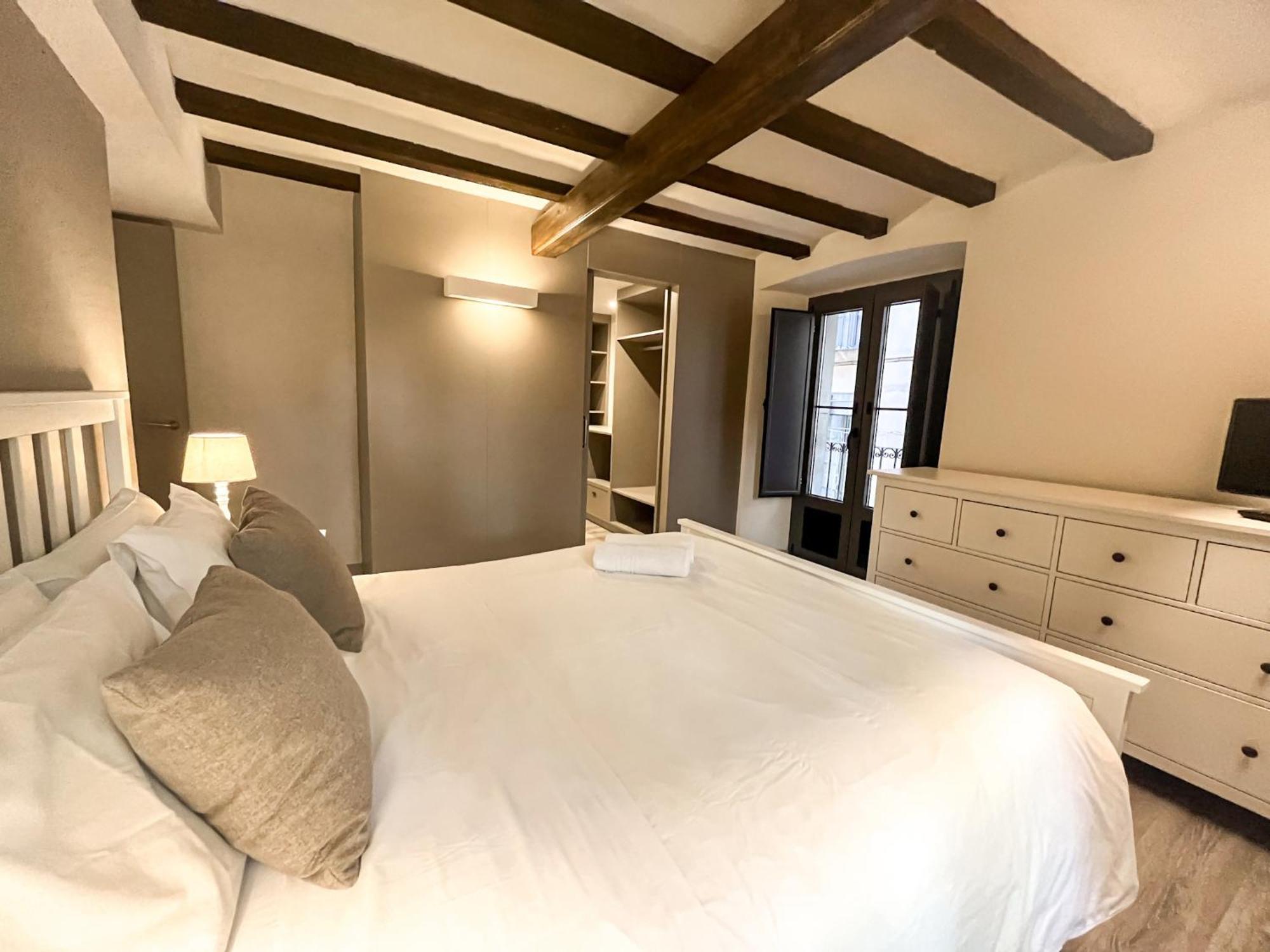 Old Town Duplex With Character Apartment Girona